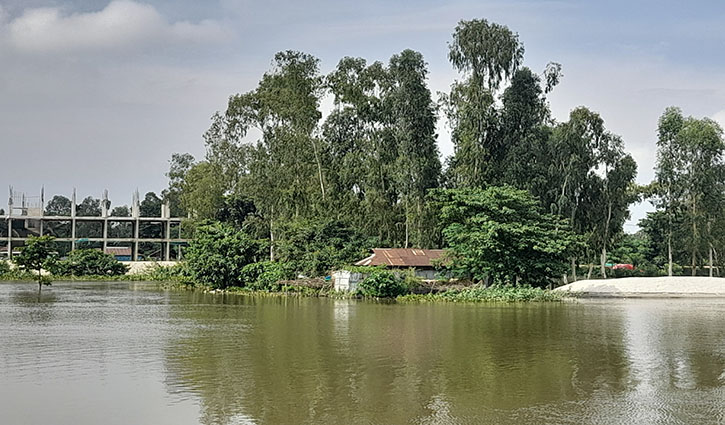 গাইবান্ধায় বন্যা পরিস্থিতির উন্নতি, দুর্ভোগ কমেনি