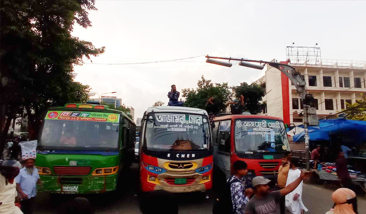 কোটা আন্দোলনে স্থবির রাজধানী, চরম ভোগান্তি