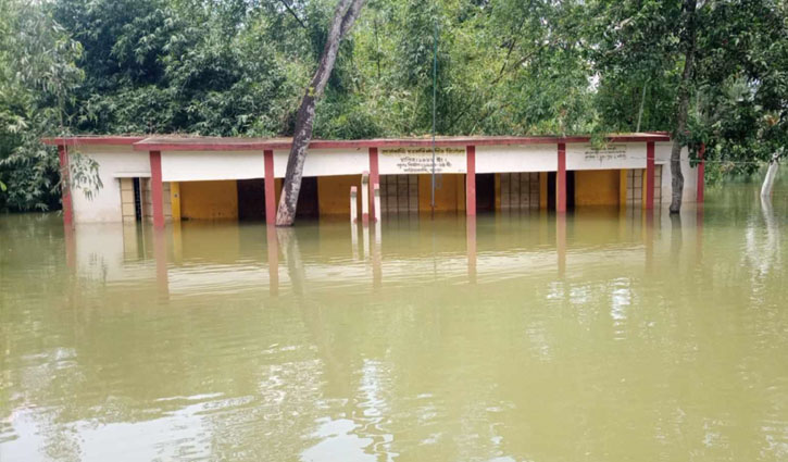 যমুনায় পানি কমতে শুরু করলেও আবার বাড়ার ইঙ্গিত