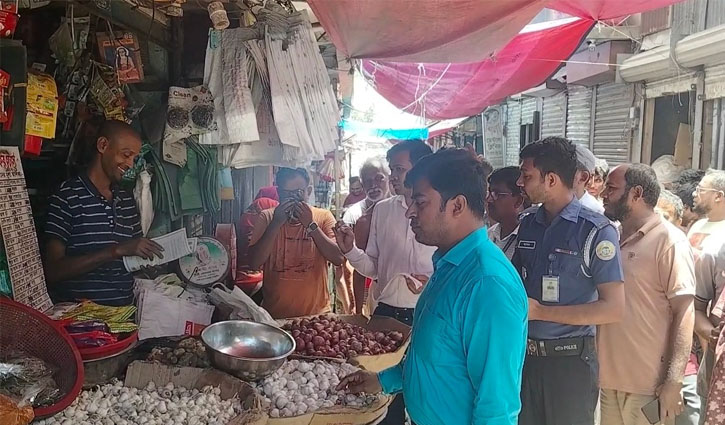 ৩ রেস্টুরেন্ট ও ৭ মুদি ব্যবসায়ীকে ভোক্তা’র জরিমানা