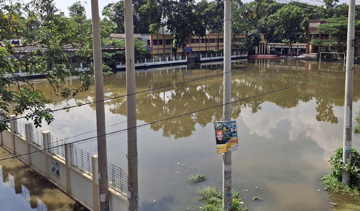 টাঙ্গাইলে কৃত্রিম বন্যা, চরম দুর্ভোগে এলাকাবাসী