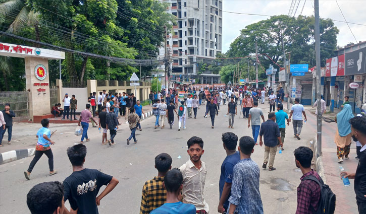 ববি’র শিক্ষার্থীদের সঙ্গে পুলিশের সংঘর্ষ, আহত ৭৫