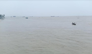 8 missing as trawler capsizes in Meghna