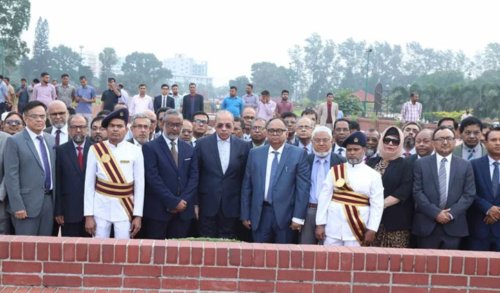 New Chief Justice pays homage at National Memorial, Shaheed Minar