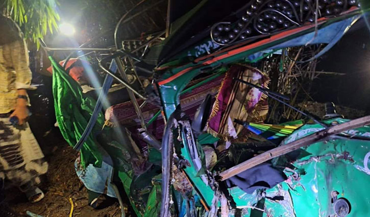 Three killed in Chattogram road crash