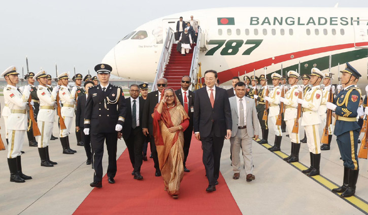 PM arrives in China