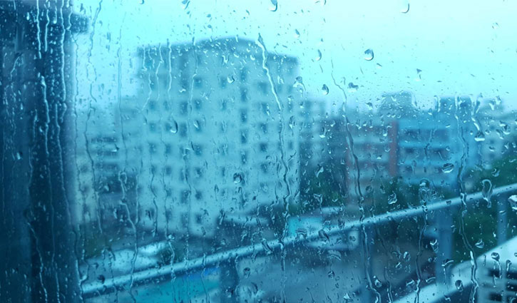 Dhaka residents wake up to rain on Friday morning