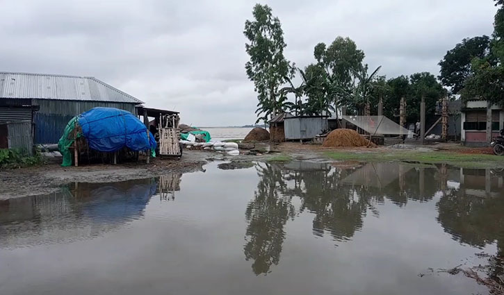 তিস্তার পানি বিপৎসীমা ছুঁই ছুঁই, আতঙ্কে নিম্নাঞ্চলের মানুষ