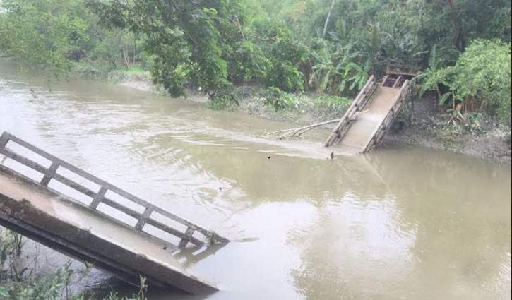 জাহাজের ধাক্কায় বছরখানেক আগে ভেঙে পড়ে ব্রিজ, এখনও দুর্ভোগ 