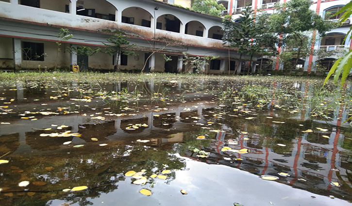 বন্যার মধ্যেই সিলেটে এইচএসসি পরীক্ষা শুরু