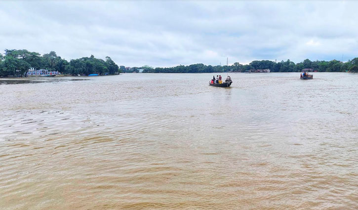 উজানে অস্বাভাবিক বৃষ্টি, ছাতকে সুরমার পানি বিপৎসীমার ওপ‌র