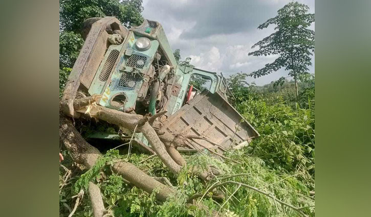 রাঙামাটিতে লাকড়ি বোঝাই জিপ উল্টে নিহত ১