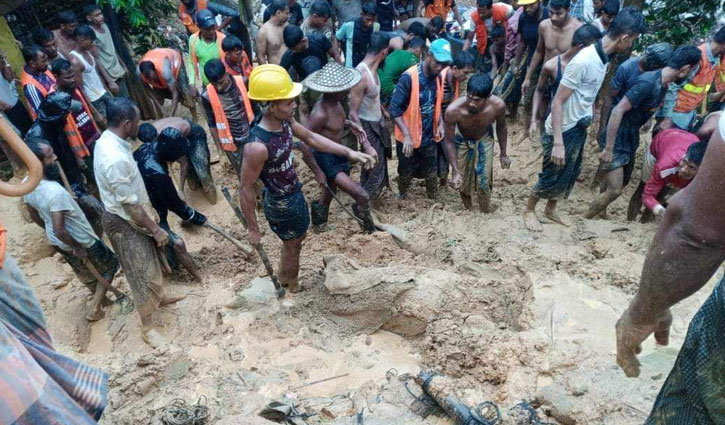 উখিয়ায় রোহিঙ্গা ক্যাম্পে পাহাড় ধসে ৯ জনের মৃত্যু