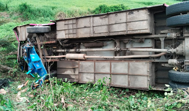 গোপালগঞ্জে ত্রিমুখী সংঘর্ষে নিহত ২, আহত ১০