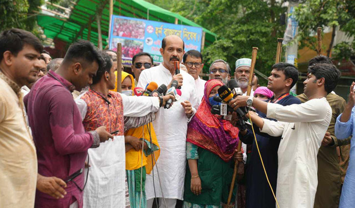 বর্জ্য অপসারণ কার্যক্রম উদ্বোধন করলেন ডিএনসিসির মেয়র