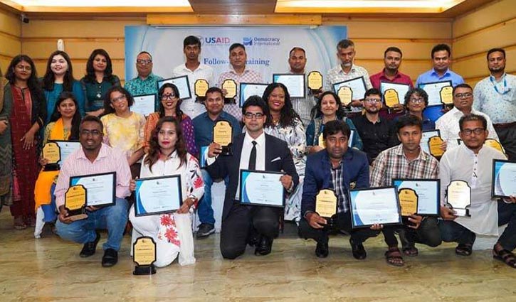 Three journalists receive Democracy International’s Award