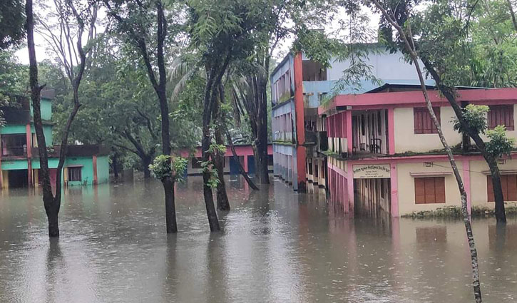 সিলেটে বন্যা পরিস্থিতি অপরিবর্তিত, পানিবন্দি ৭ লাখ মানুষ