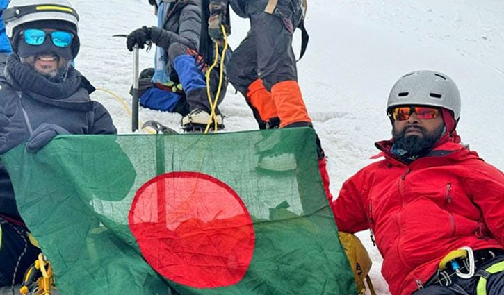 ফ্রেন্ডশিপ পর্বত জয় করলেন বাংলাদেশের জাফর সাদেক