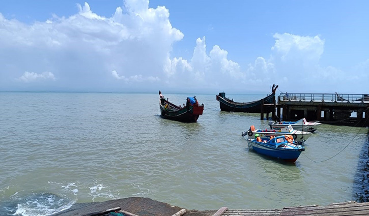 মিয়ানমারে বিস্ফোরণে কাঁপলো শাহপরীর দ্বীপ 