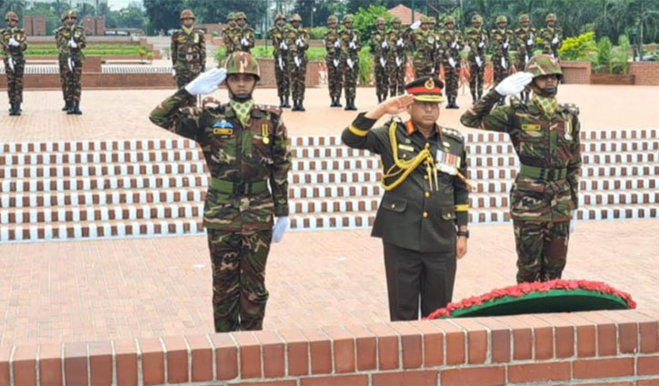 জাতীয় স্মৃতিসৌধে নতুন সেনাপ্রধানের শ্রদ্ধা