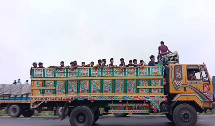 রাজধানীতে ট্রাক আসছে গরু নিয়ে, ফিরছে মানুষ নিয়ে