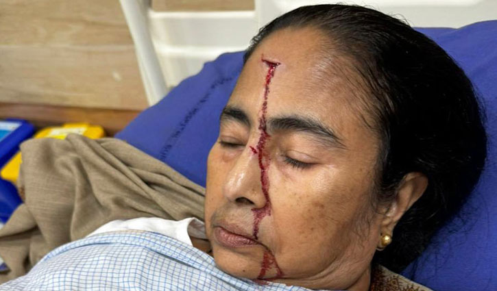 Mamata hospitalized with injury on her forehead