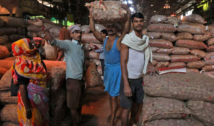 India extends ban on onion exports 