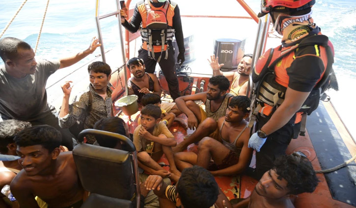 69 Rohingyas rescued off Indonesia after boat capsized