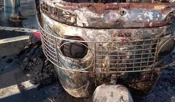 Auto-rickshaw driver burnt alive in gas cylinder blast  