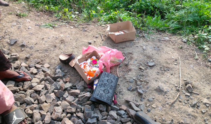 Mother, daughter jump under train in Jashore