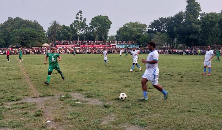 চাটমোহরে আরাফাত রহমান কোকো স্মৃতি ফ্রেন্ডলি ফুটবল ম্যাচ অনুষ্ঠিত