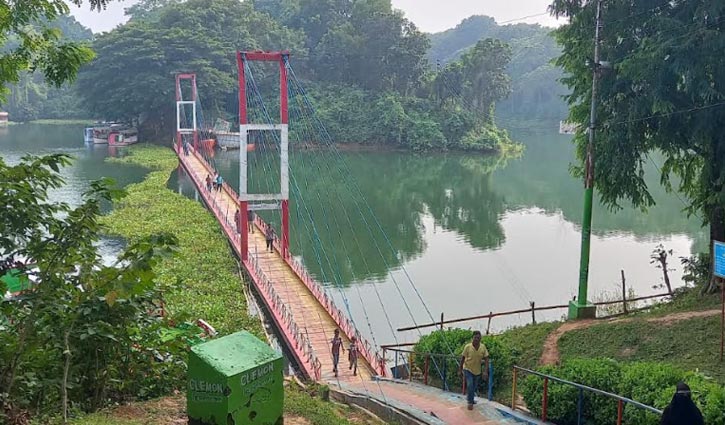 পর্যটকদের অপেক্ষায় রাঙামাটির ঝুলন্ত সেতু