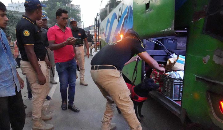 আইন-শৃঙ্খলা রক্ষায় ঢাকায় বিশেষ চেকপোস্ট 