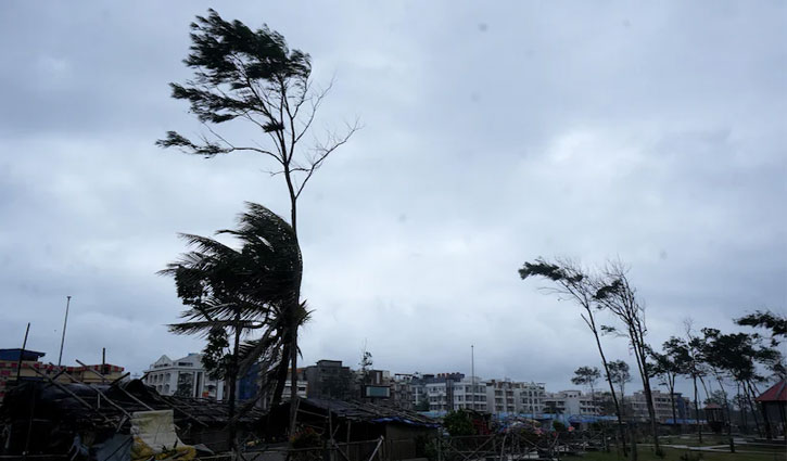 ঘূর্ণিঝড় দানার ক্ষতচিহ্ন