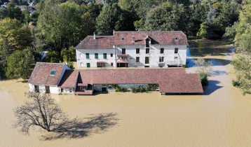 Floods cause damage in Southeast France