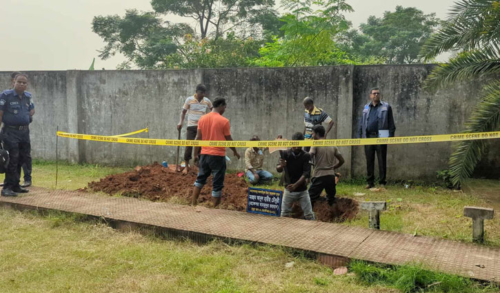 ডিএনএ পরীক্ষার জন্য তোলা হচ্ছে ‘হারিছ চৌধুরীর’ দেহাবশেষ