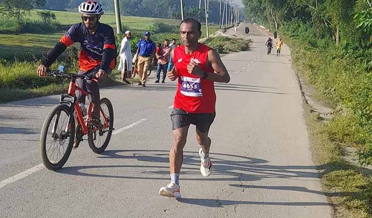 নরসিংদীতে ম্যারাথন দৌড় প্রতিযোগিতা অনুষ্ঠিত