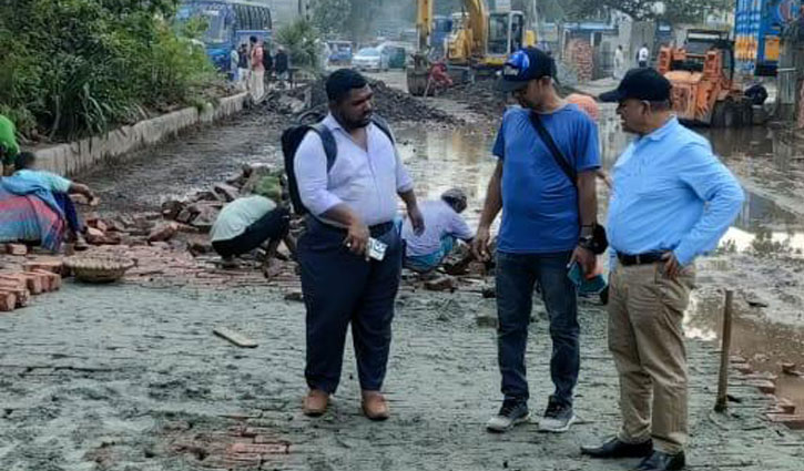 ডিএসসিসির সড়কের গর্ত-খানাখন্দ সংস্কার পুরোদমে চলমান