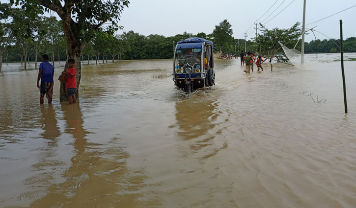 বৃষ্টি-ঢলে ময়মনসিংহে বন্যা, দেড় লক্ষাধিক মানুষ পানিবন্দি