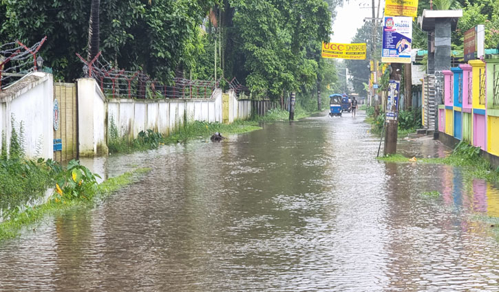 নোয়াখালীতে ১২৪ মি.মি. বৃষ্টিপাত, ২ লাখ পরিবার পানিবন্দি 