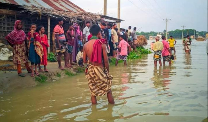 চাঁপাইনবাবগঞ্জে বন্যা আতঙ্ক, ৬ হাজার পরিবার পানিবন্দি 