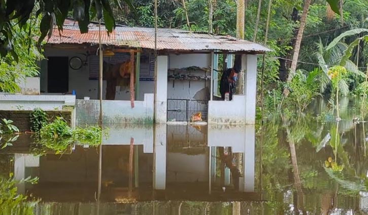 বন্যা পরিস্থিতি:  লক্ষ্মীপুরে ১৫ দিন ধরে মসজিদে জামাত বন্ধ