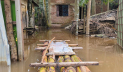 লক্ষ্মীপুরে কমছে বন্যার পানি, কমেনি বানভাসিদের দুর্ভোগ