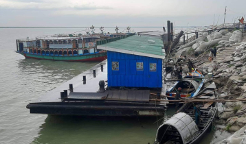 ৪৬ ঘণ্টা পর দৌলতদিয়া-পাটুরিয়ায় লঞ্চ চলাচল শুরু