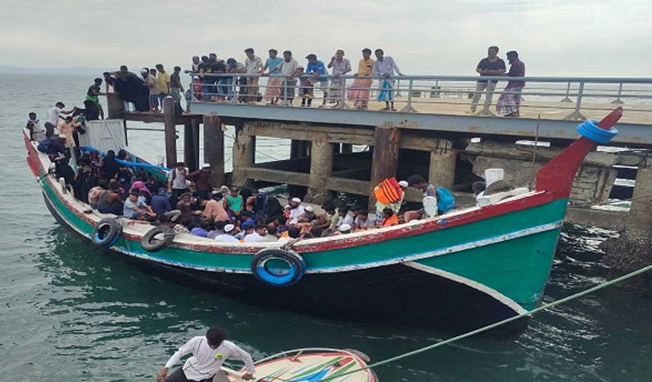 Bullets fired from Myanmar aiming trawler in Saint Martin`s 