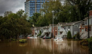 43 dead as Helene roars through US