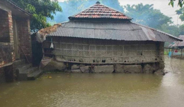 70 villages flooded, 30000 families stranded in Satkhira