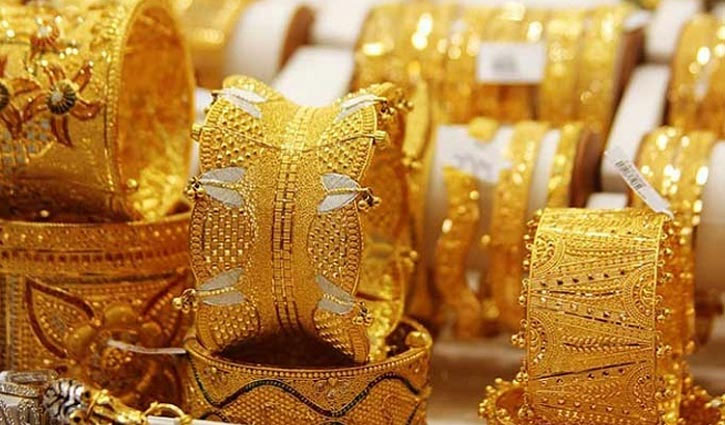 Gold price hits record high of Tk 1.35 lakh per bhori