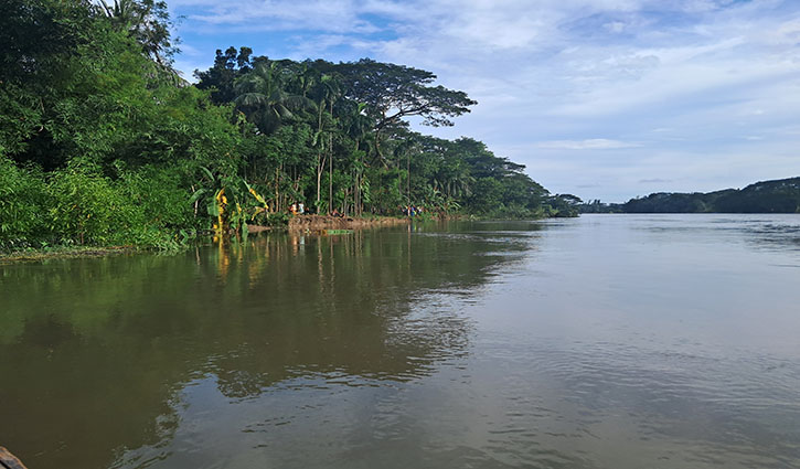 ভুলুয়া নদী থেকে অবৈধ বাঁধ অপসারণে হাইকোর্টের নির্দেশ 